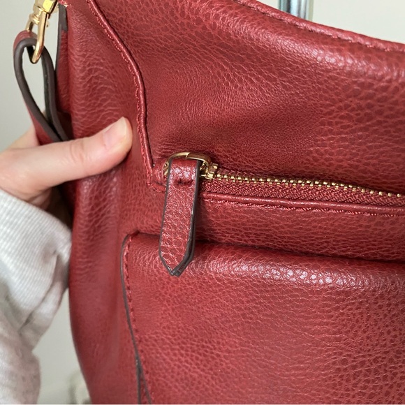 Burgundy shoulder or crossbody bag - Picture 4 of 16